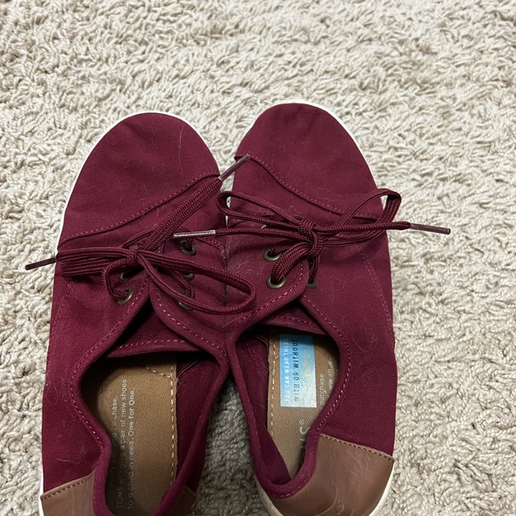 Maroon toms - Picture 2 of 2